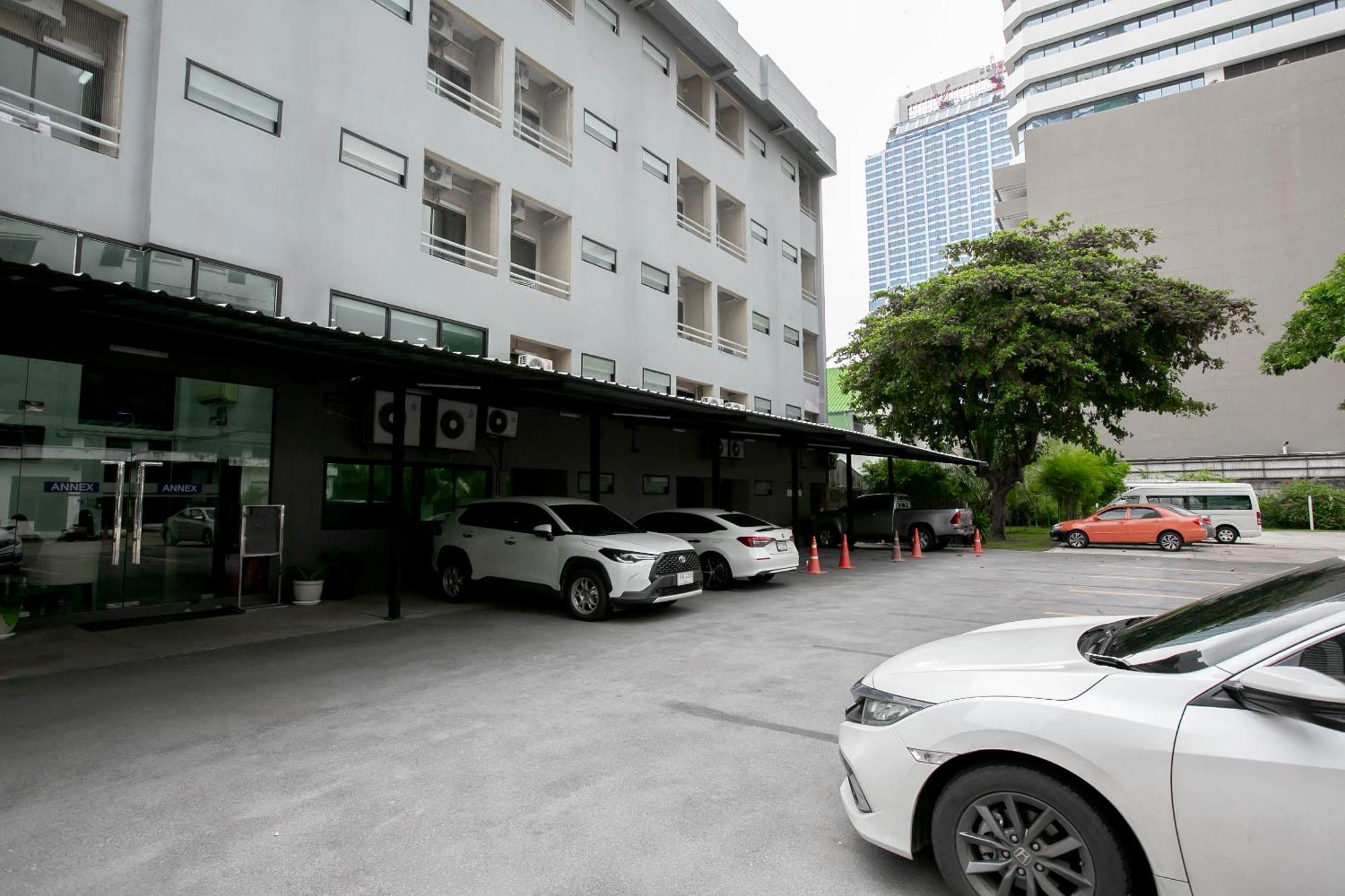 安尼克斯曼谷隆比尼经济酒店 3*
